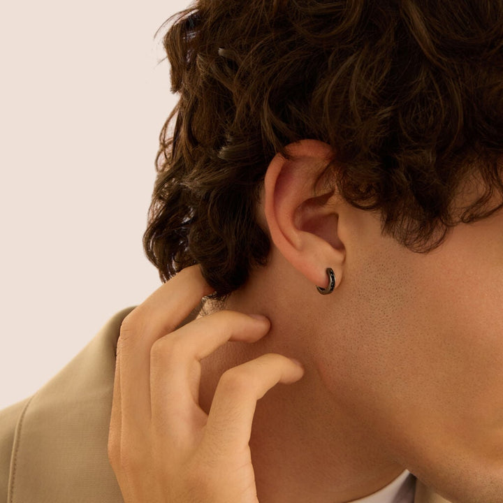 Mono orecchino a cerchio Gentleman in argento nero con zirconi neri