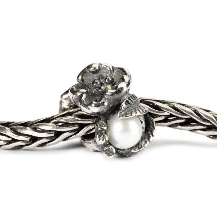 Trollbeads Bead Fragola Fiorita di Maggio - dettaglio 2