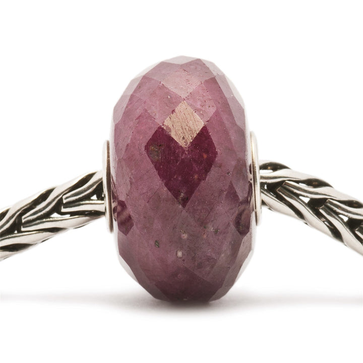 Trollbeads Bead Rubino dal Cuore Argento sfaccettato - dettaglio 2