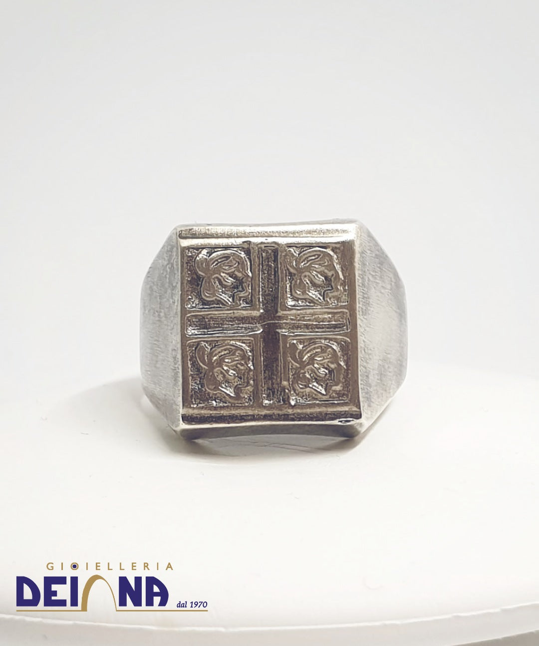 Filigrana sarda: Anello in argento stile chevalier da uomo con simbolo dei 4 MORI